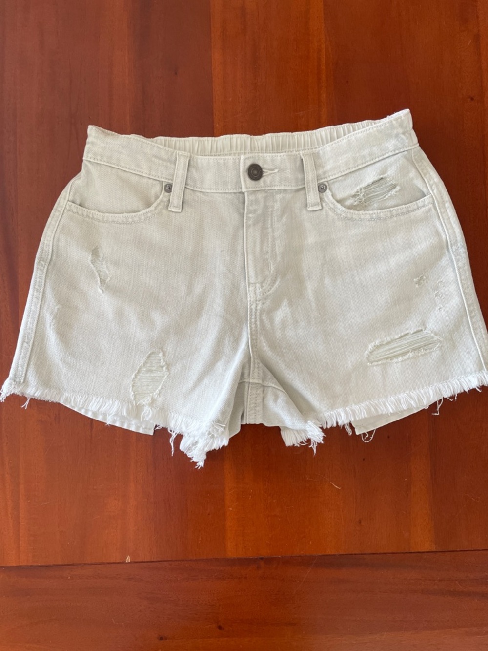 Aerie Women’s Distressed light Cream Denim Shorts
